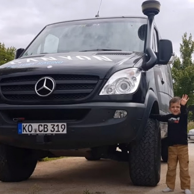 Alex del Oso Villa (Campers, trucks, vans 4x4)