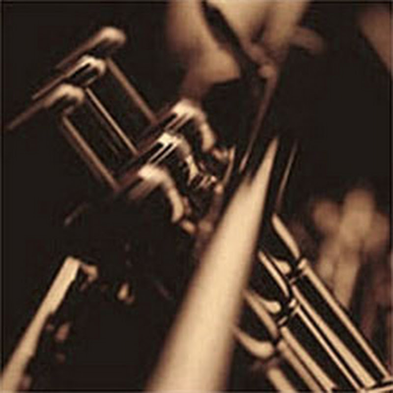 ευσεβής trumpet Logo