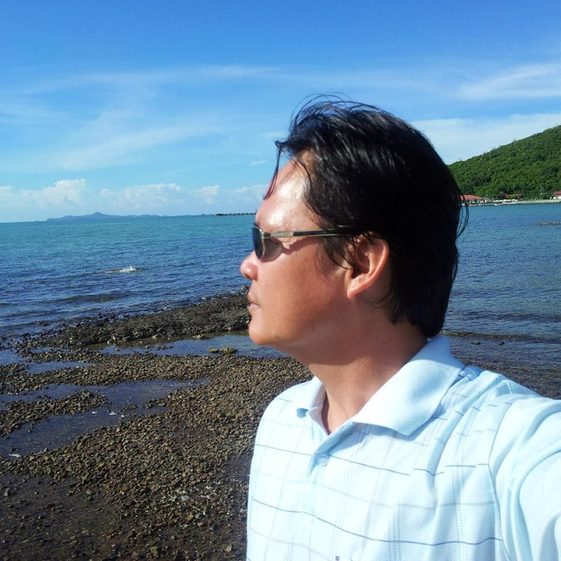 พลอย การช่าง