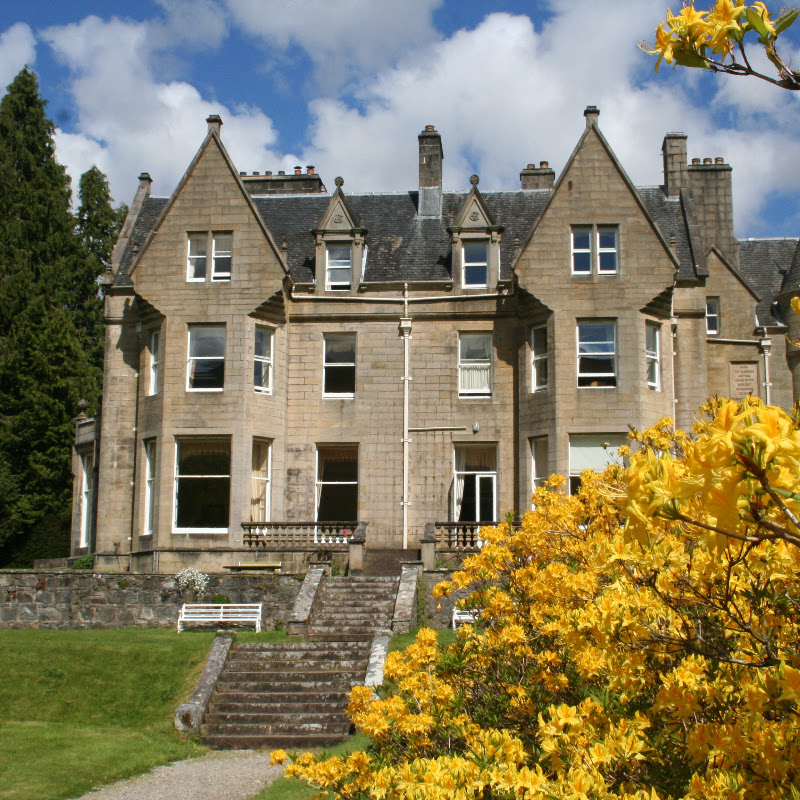 Glengarry Castle Hotel