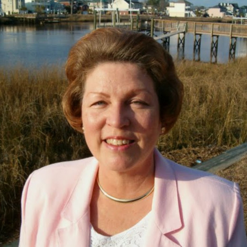Mary Lou Adams, Broker