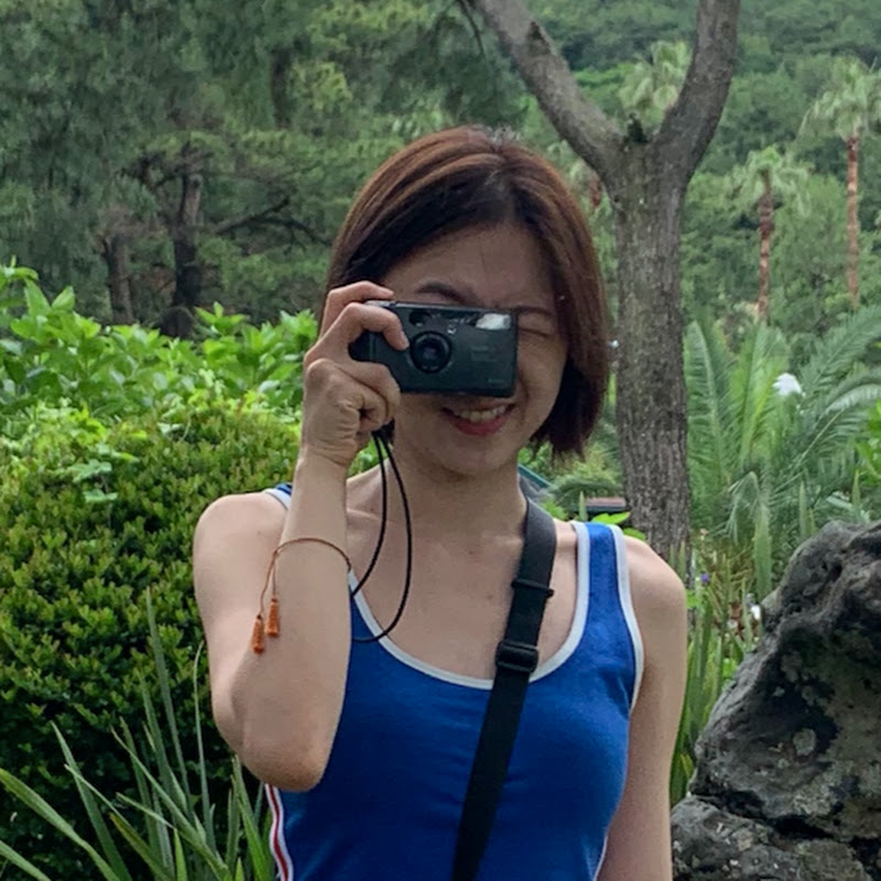 알로하융alohayoon Logo