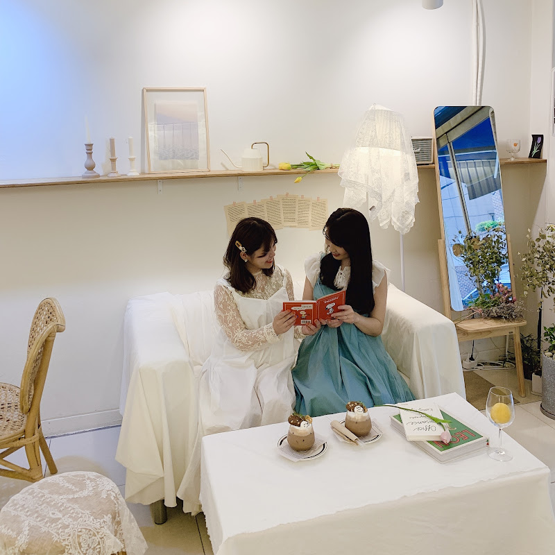 みたらしプリン / Girl's cafe & VLOG