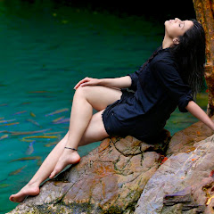 Celebrity Legs Beauty Image Thumbnail