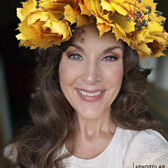 Stephanie Loves Fall