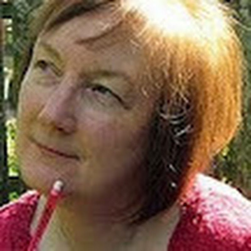 buttonsforbrains (Liz McGuire)