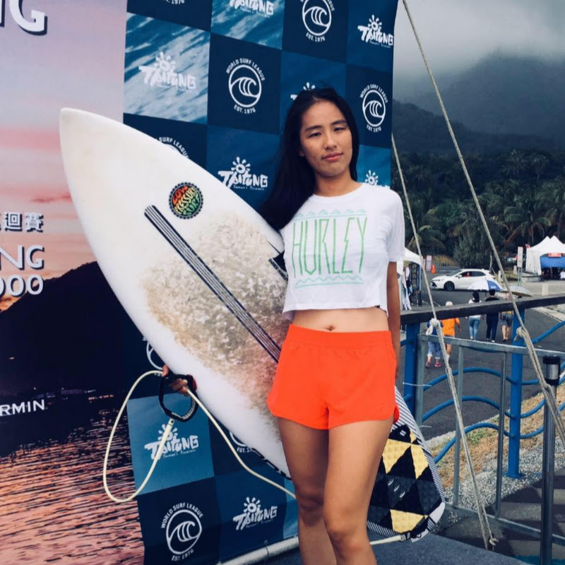 Surf & Life - Dorothy 桃樂絲 YouTube 頻道頭像