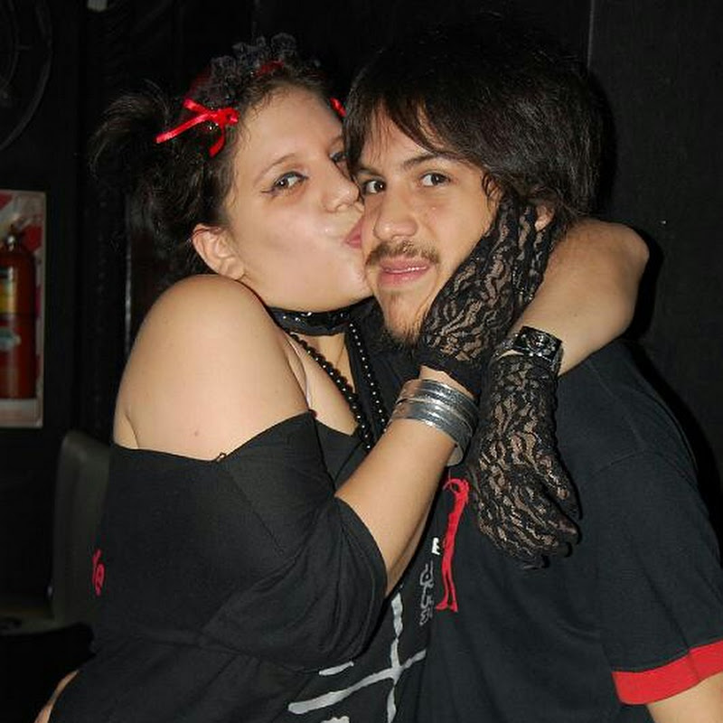 Rey “Magnus” Carmesí