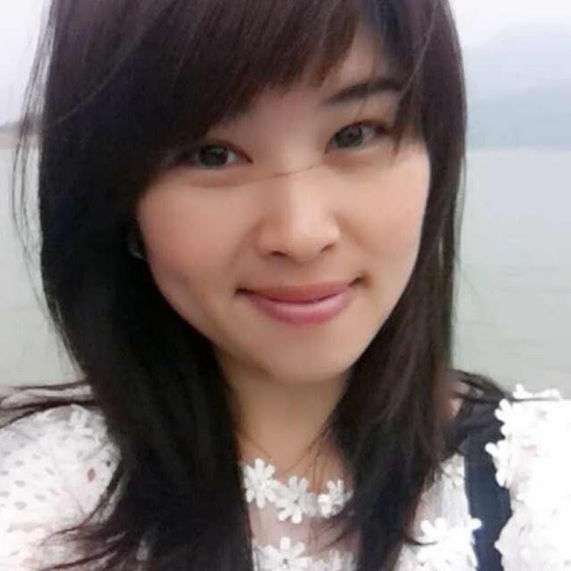 颜盼盼的小厨房Yan Pan's little kitchen Logo