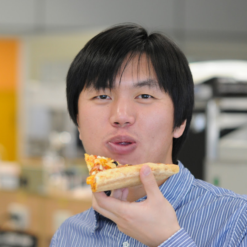 睿眼看世界 Logo