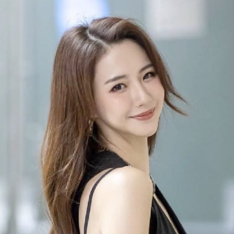 Hana Kuk 菊梓喬