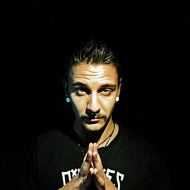 Simon Josef Paul Schneider (Si-Moon Official)