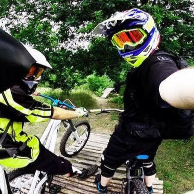 DOWNHILLOUT