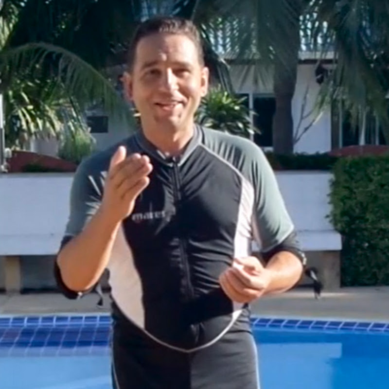 Денис Тараканов Logo