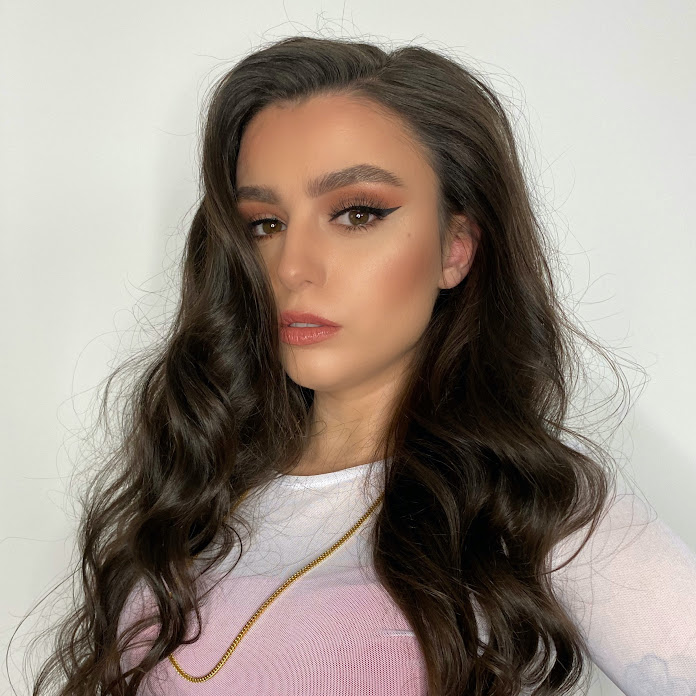 Cher Lloyd Net Worth & Earnings (2025)