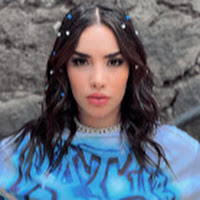 Kimberly Loaiza English profile image