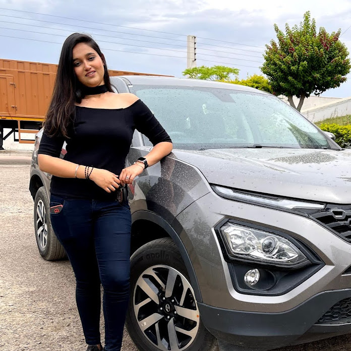 HER GARAGE Net Worth & Earnings (2025)