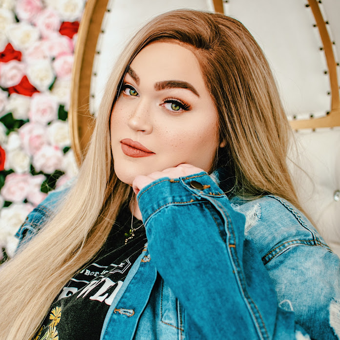 LoeyLane Net Worth & Earnings (2026)