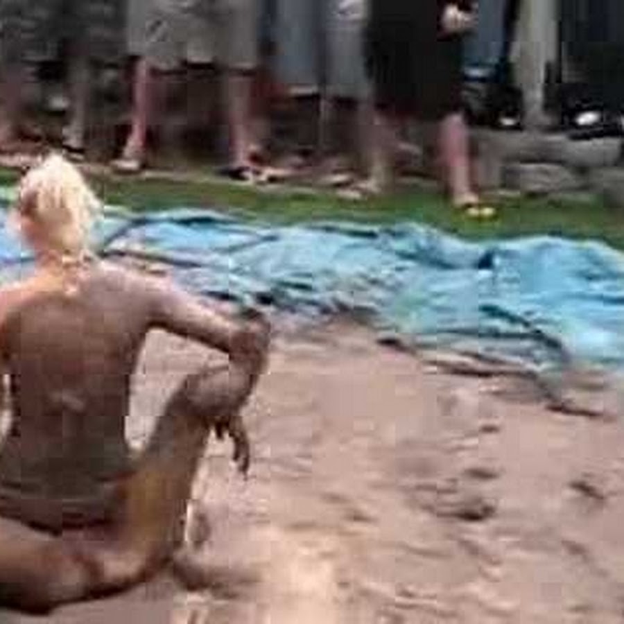 Драка нагишом без обид. Там бой. Драка нагишом без обид. Женская борьба без одежды. Ночная драка екатеринбург.