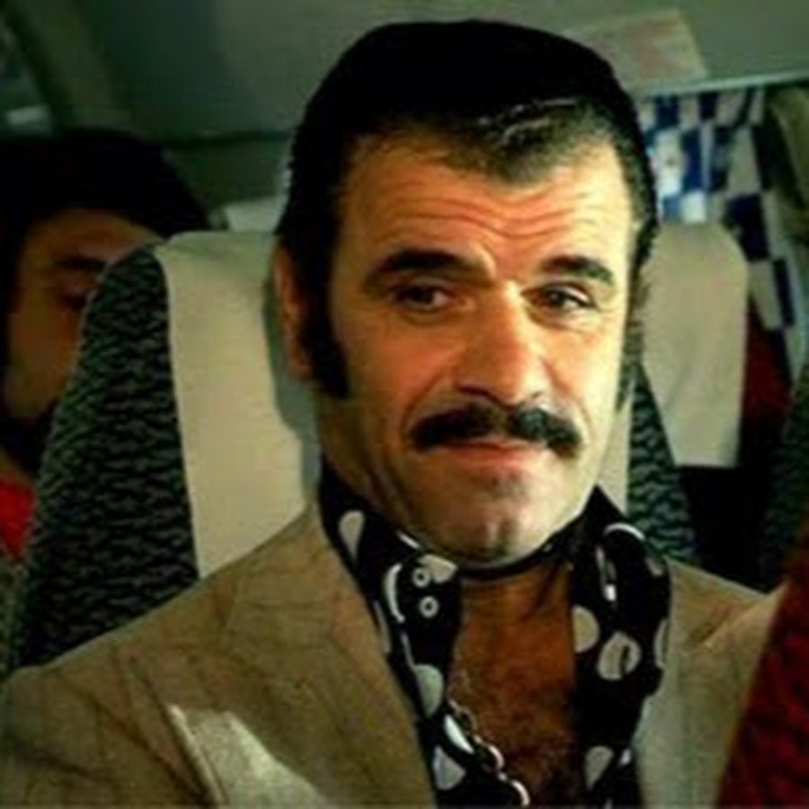 Розарио агро актер. От розарио агро еще никто не уходил. Розарио арго. Розарио арго. Мафиози розарио агро.