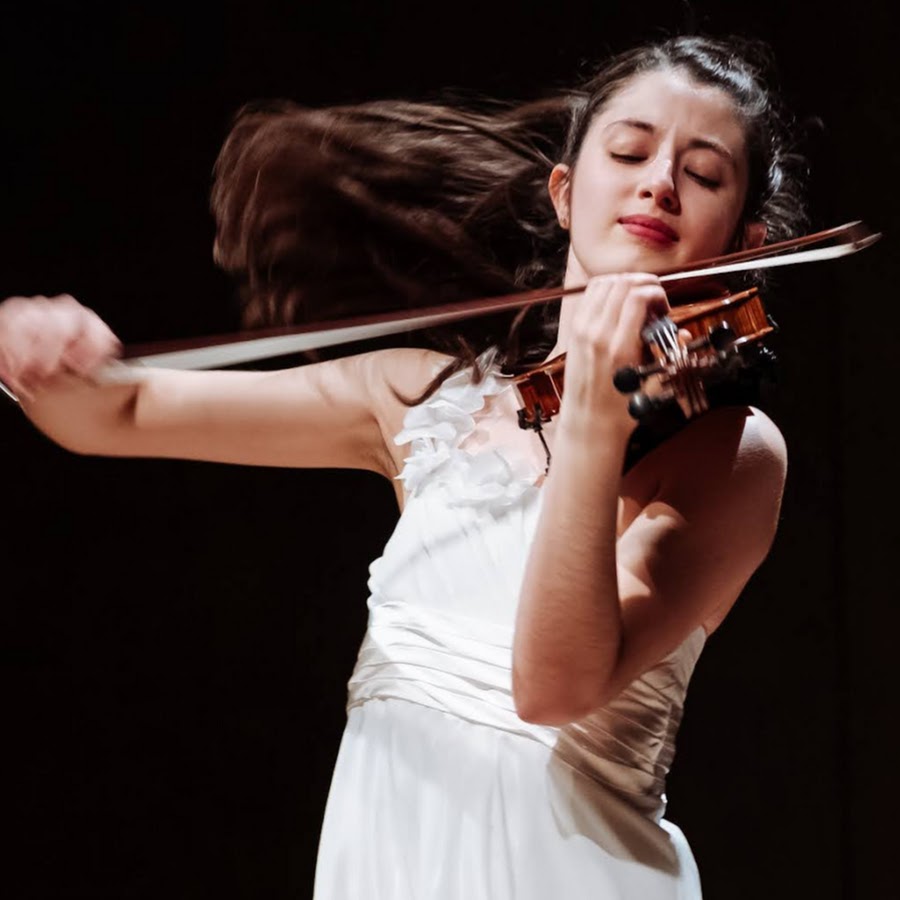 María Dueñas Violin - YouTube