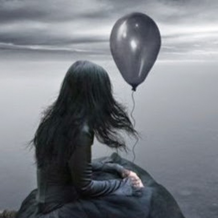 Одинокая девушка. Уединение души. Уединение души. Девушка призрак. Уединение души.