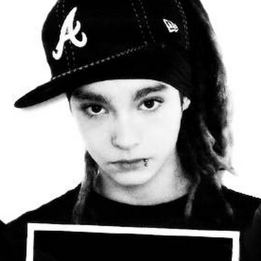 Билл каулитц и том каулитц в детстве. Том каулитц 2006. Tom kaulitz 2007. Билл каулитц без макияжа. Tom kaulitz 2007.