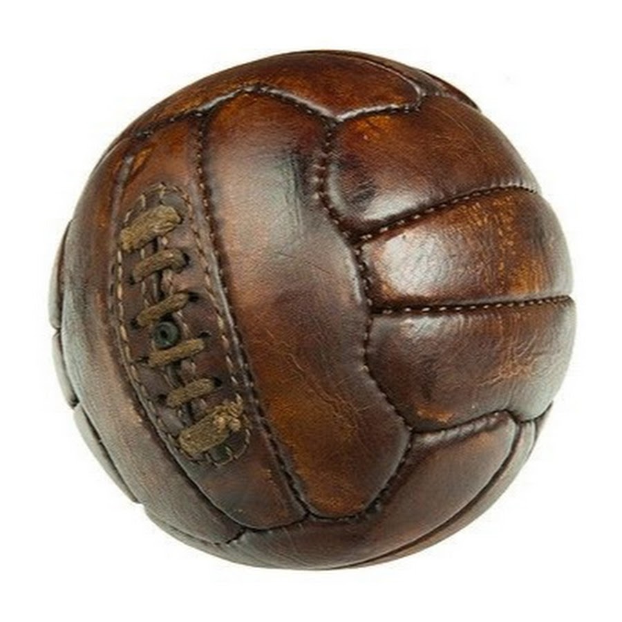 Первый мяч в футболе. Кожаный мячик. Кожаный футбольный мяч. Старый футбольный мяч. Кожаный мяч ретро.