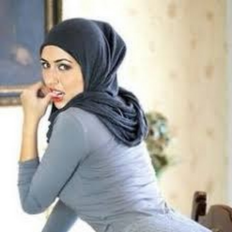 Hot arab video. Джулианна Вега в хиджабе. Hadid hidjab.