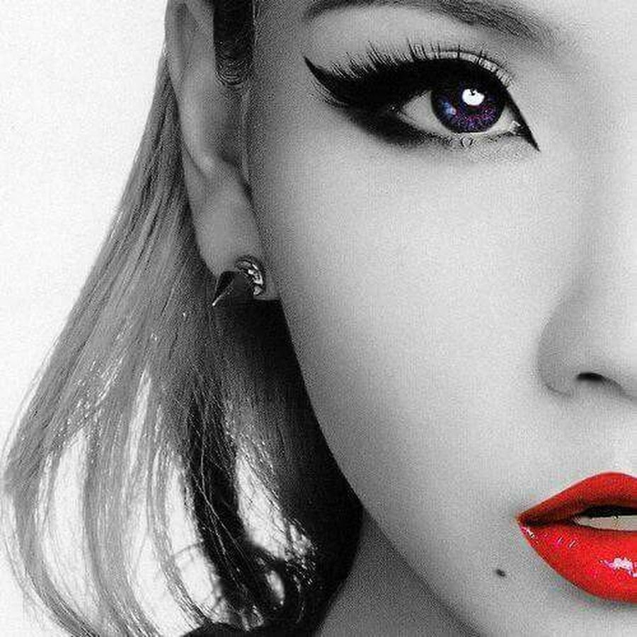 Креативный макияж. Make up ai. Цифровой макияж. Яркий макияж. Визажист кайли.