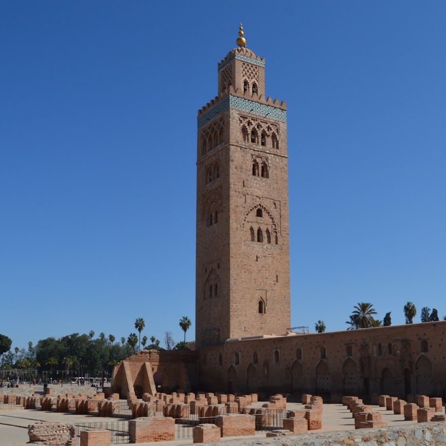 Кутубия. Кутубия Марракеш. Мечеть Аль Кутубия. Кутубия библиотека в Марокко. Минарет мечети Кутубия.