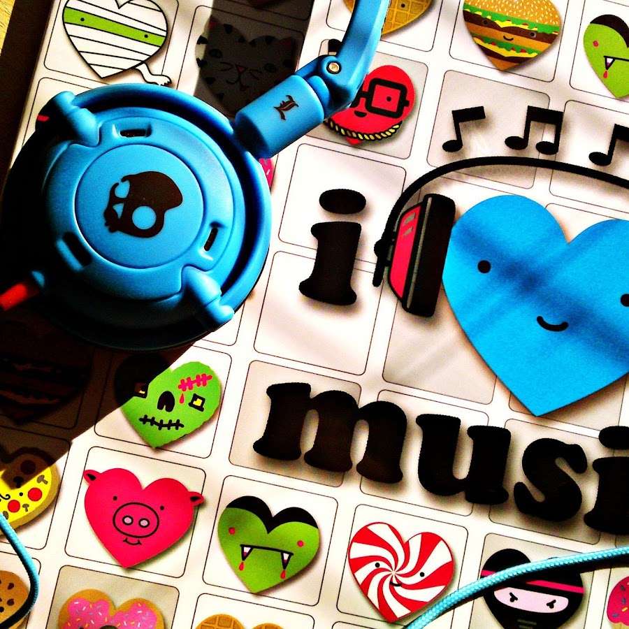 Музыка моя любимая твоя. Мелодия сердца. Любимая песня. Музыка моя любимая твоя. Наушники сердце.