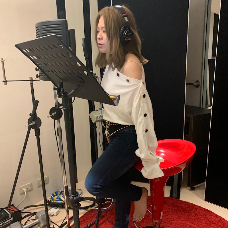 Meeia符瓊音 - 網紅的藏寶箱 