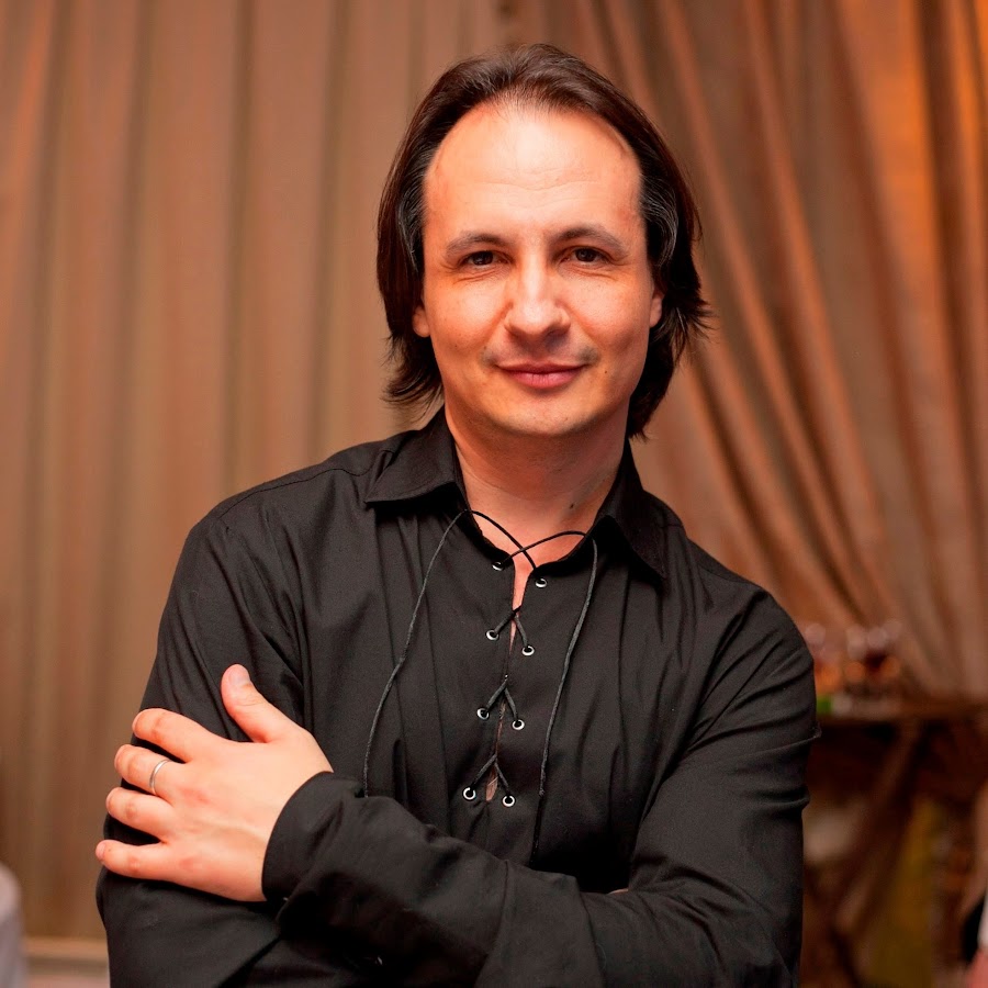 Сергей Лобов акройога