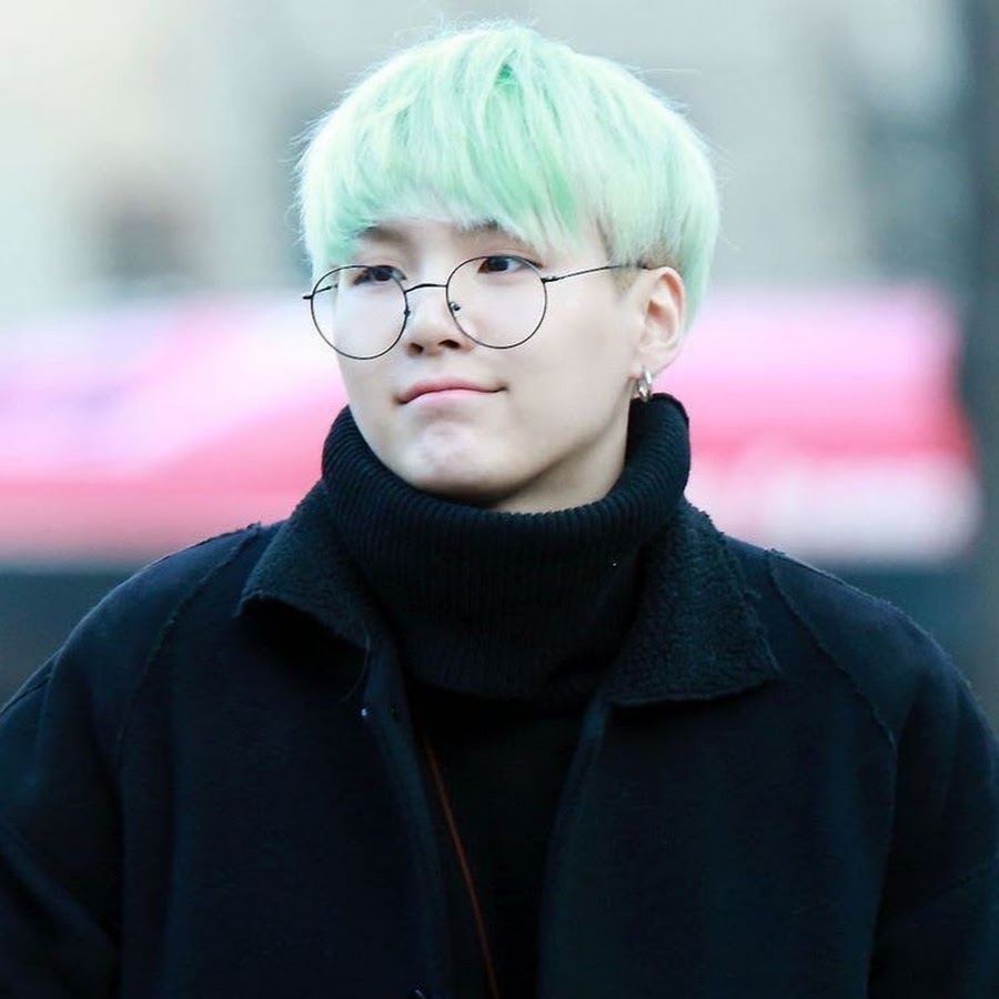 Шуга бтс. Скандал с юнги из bts. Скандал с юнги из bts. Шуга бтс. Шуга бтс.