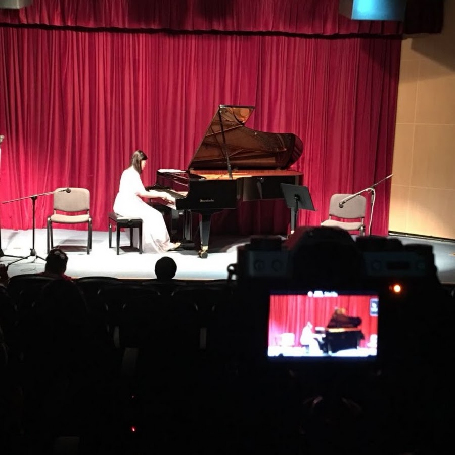 Zoe Lau Youtube