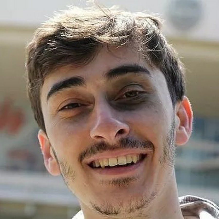 Каха и серго 2022. Серго жилистый. Серго на аву. История серго. Серго грустный.