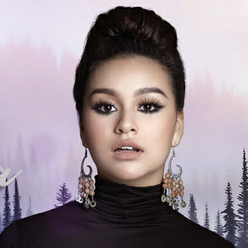 Mia Lateefa Keyte - 網紅的藏寶箱 