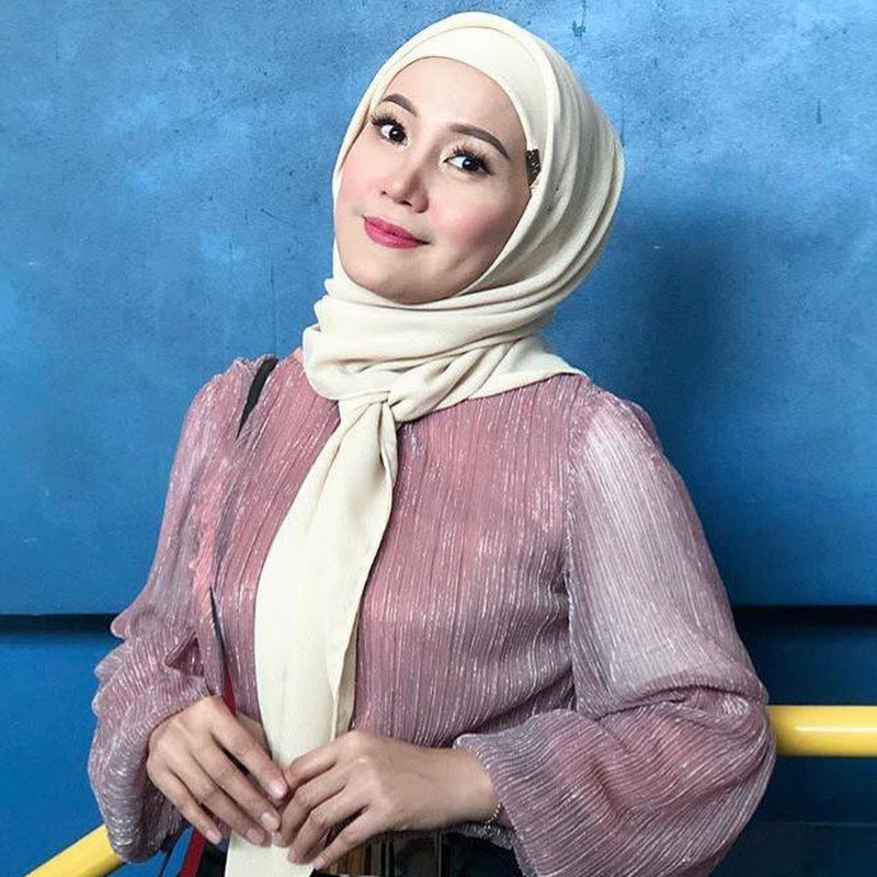 Yana Samsudin - 網紅的藏寶箱 