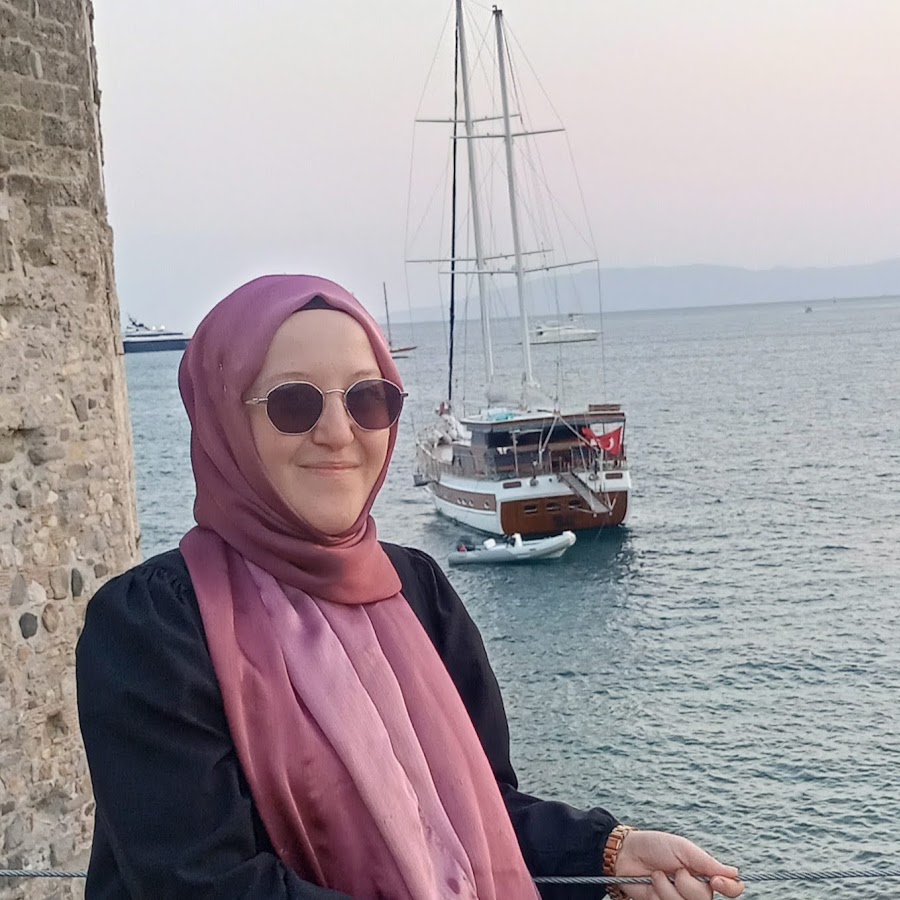 Эмоджи девушка в хиджабе. Стикеры хиджабе. Смайлики в хиджабе. Эмодзи мусульманка. Стикеры хиджабе.