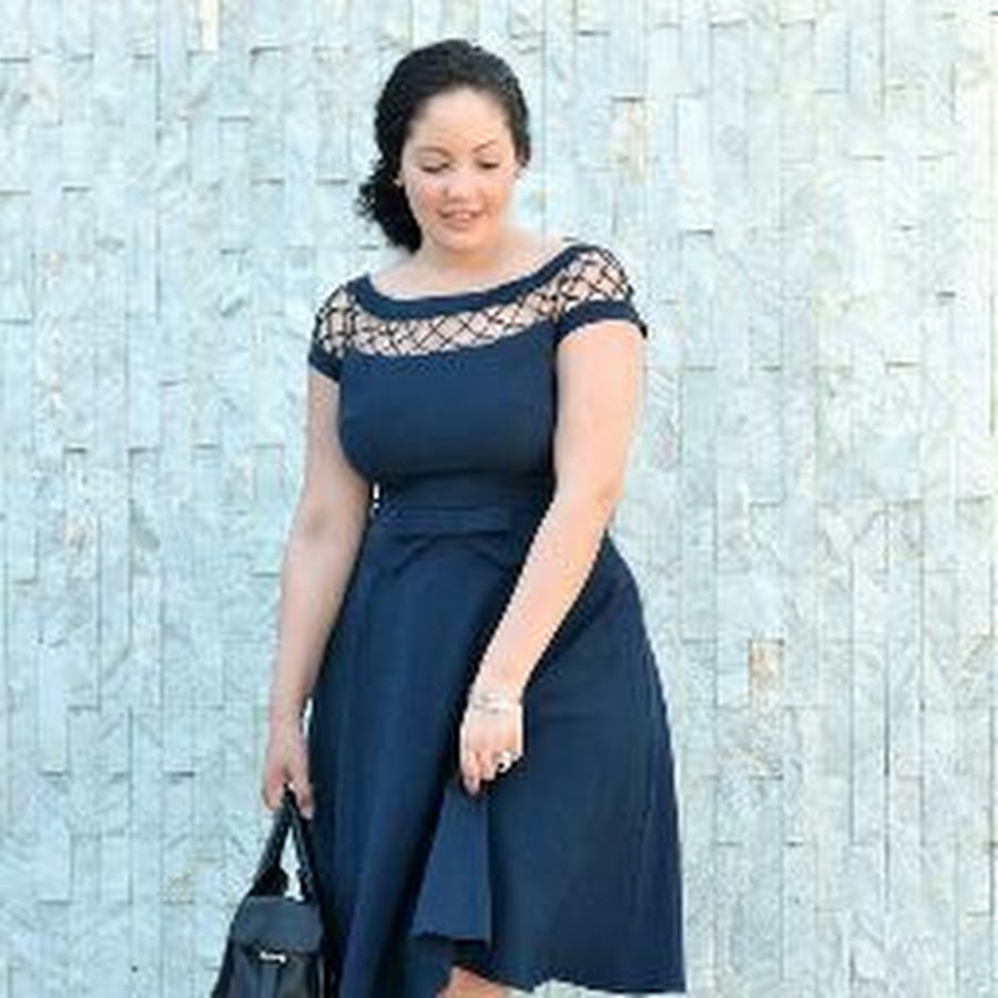 образы для полных девушек. красивые полные девушки. одежда для полных девушек небольшого роста. полные девушки. полненькая невысокая девушка.