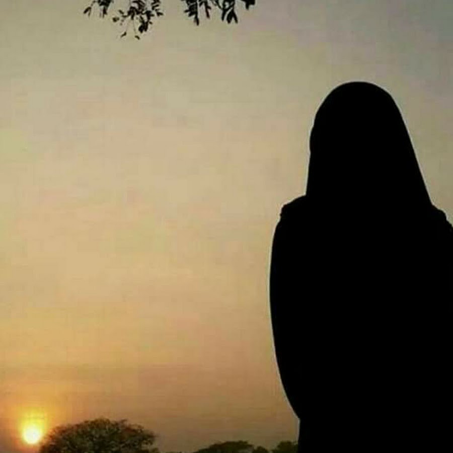 Тень девушки в хиджабе