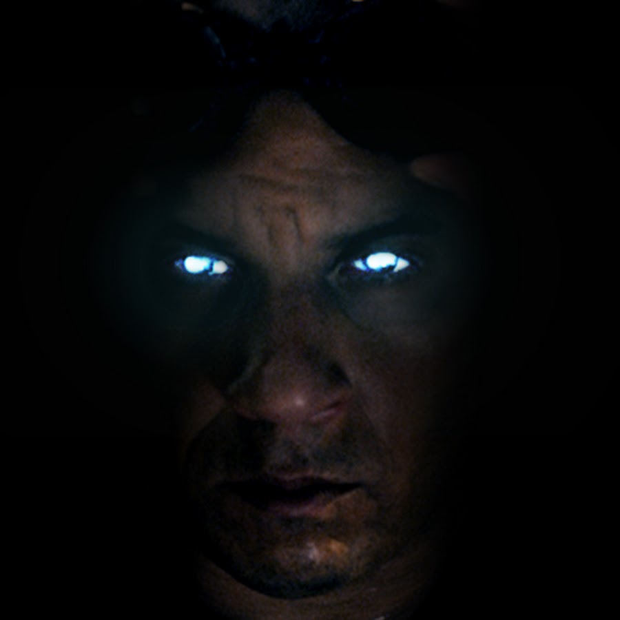 светящиеся зрачки. красивые линзы для глаз. кастиэль ангел глаза. линзы красные. красивые линзы.