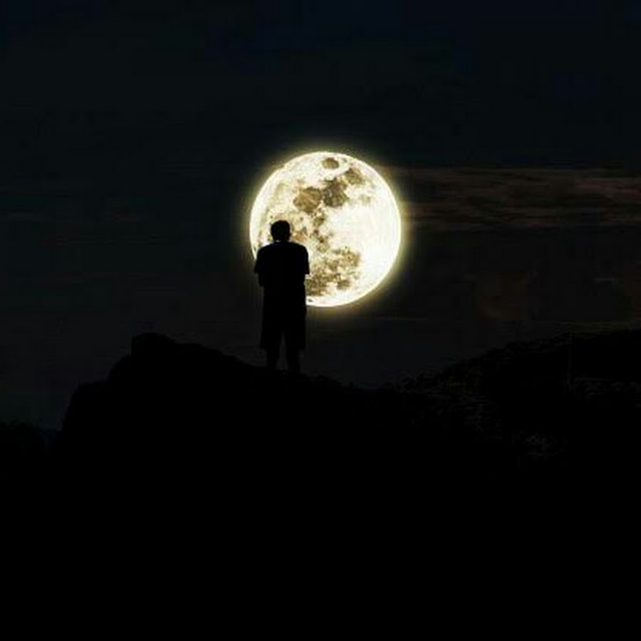Lonely moon. Картинка день больше чем ночь.