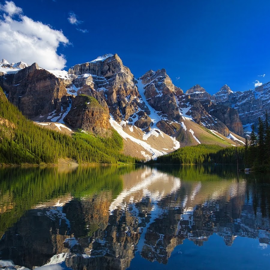 Долина десяти пиков. Канада. Озеро в горах. Горное озеро в Канаде. У озера.