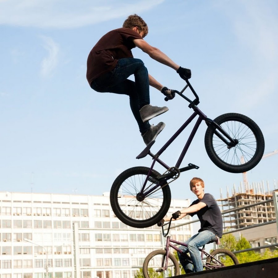 Pat casey bmx. Где катаются на bmx. Brian kachinsky bmx. Трюки на велосипеде бмх. Мтб бмх велосипед.
