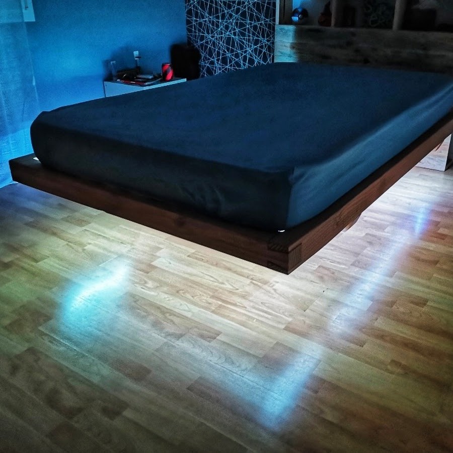 Кровать парящая в воздухе