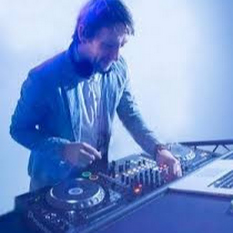 Dj d. звуковой пульт. диджей мост. звук дж. микшерный пульт mixer.