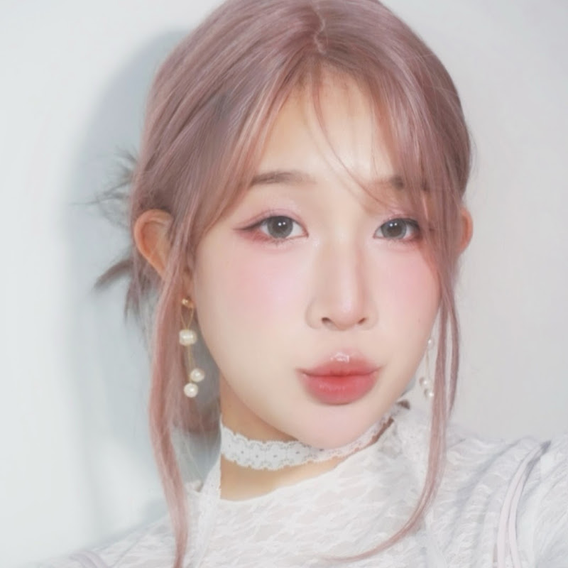 Yunny Hou - 網紅的藏寶箱 