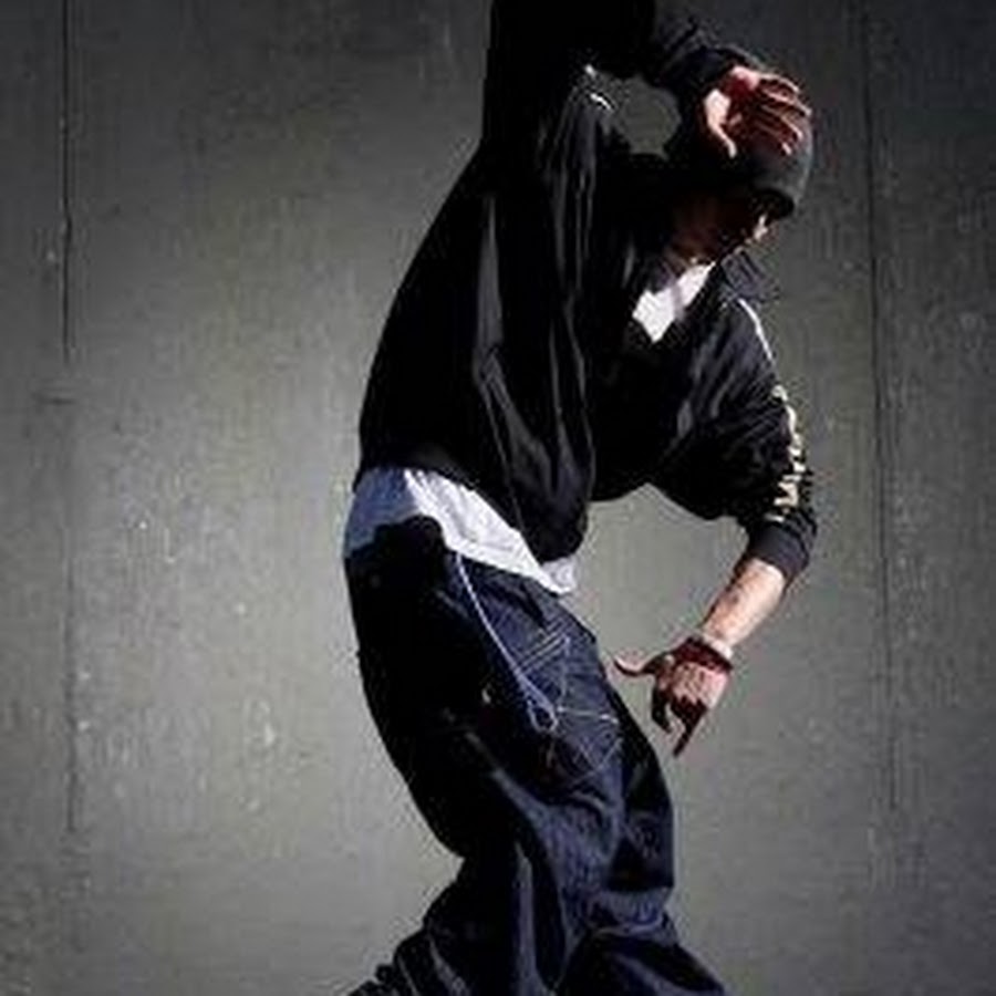 Рэпер танцор. Хип хопперы. Уличные танцоры. Танцы хип хоп. Танцор Hip-Hop.